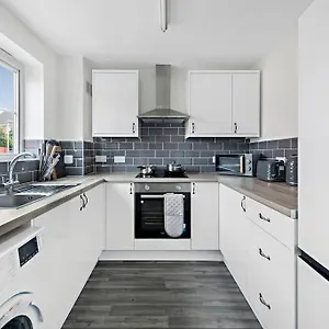 luxury-2-bedroom-house-city.hotelsin-nottingham.com/